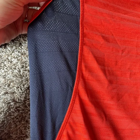 Athleta Spiral Spinner Tank Size XS Workout Top 🏋️‍♀️ - Picture 8 of 9